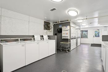 24-Hour laundry facilities